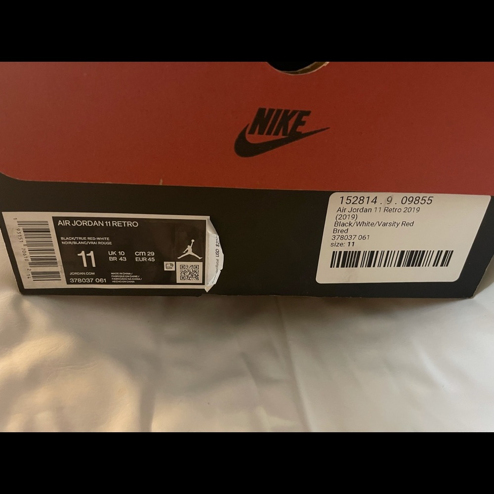 Like new Jordan 11 retro Bred